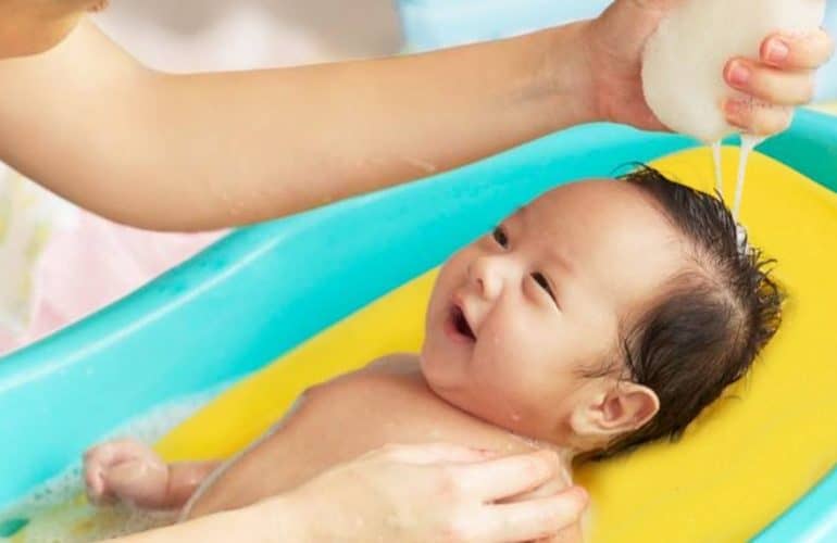 best time to give baby a bath