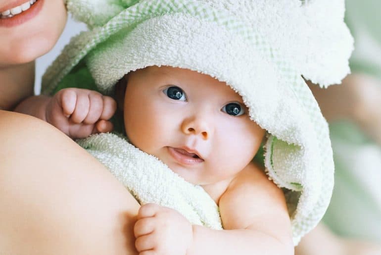 best time to bathe newborn