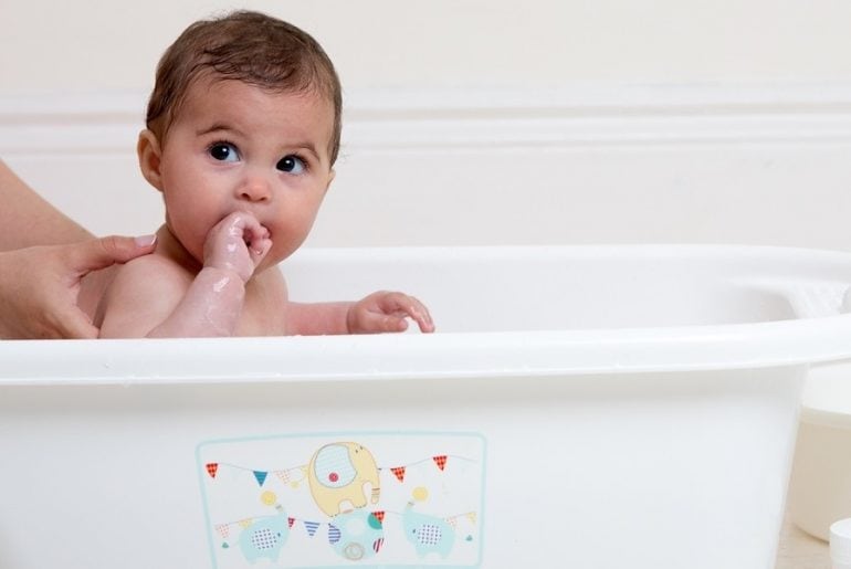 Baby Suddenly Hates The Bath - Baby Bath Challenges: Does Your Little One Hate Bathtime? / If your baby hates baths, you are not alone!
