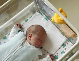 00-Newborn Care Mom Of Two Gives Birth At Home (1)