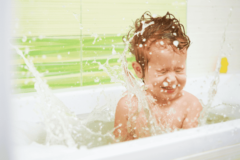Baby-bath-splash-guard